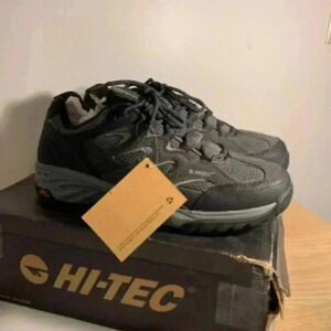 206. NEW HI-TEC Wild Fire Low WP- Black/Olive- US 12 Men's